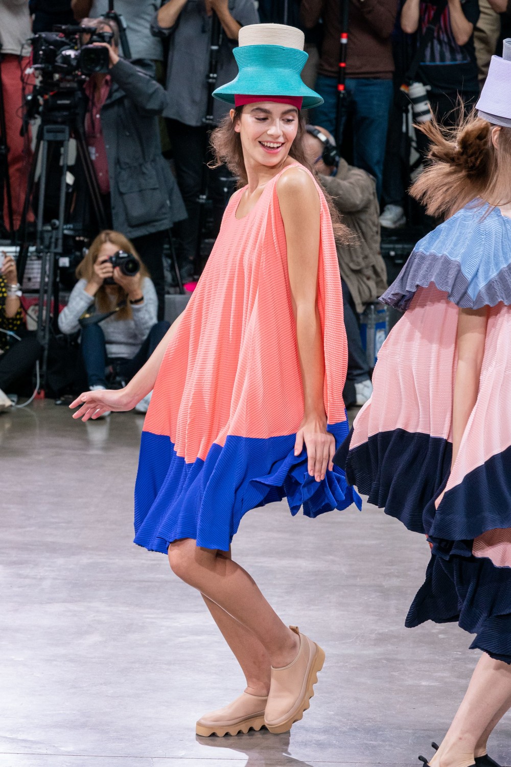 【巴黎時裝週】ISSEY MIYAKE的歡愉時刻！近藤悟史譜寫的輕快樂曲！