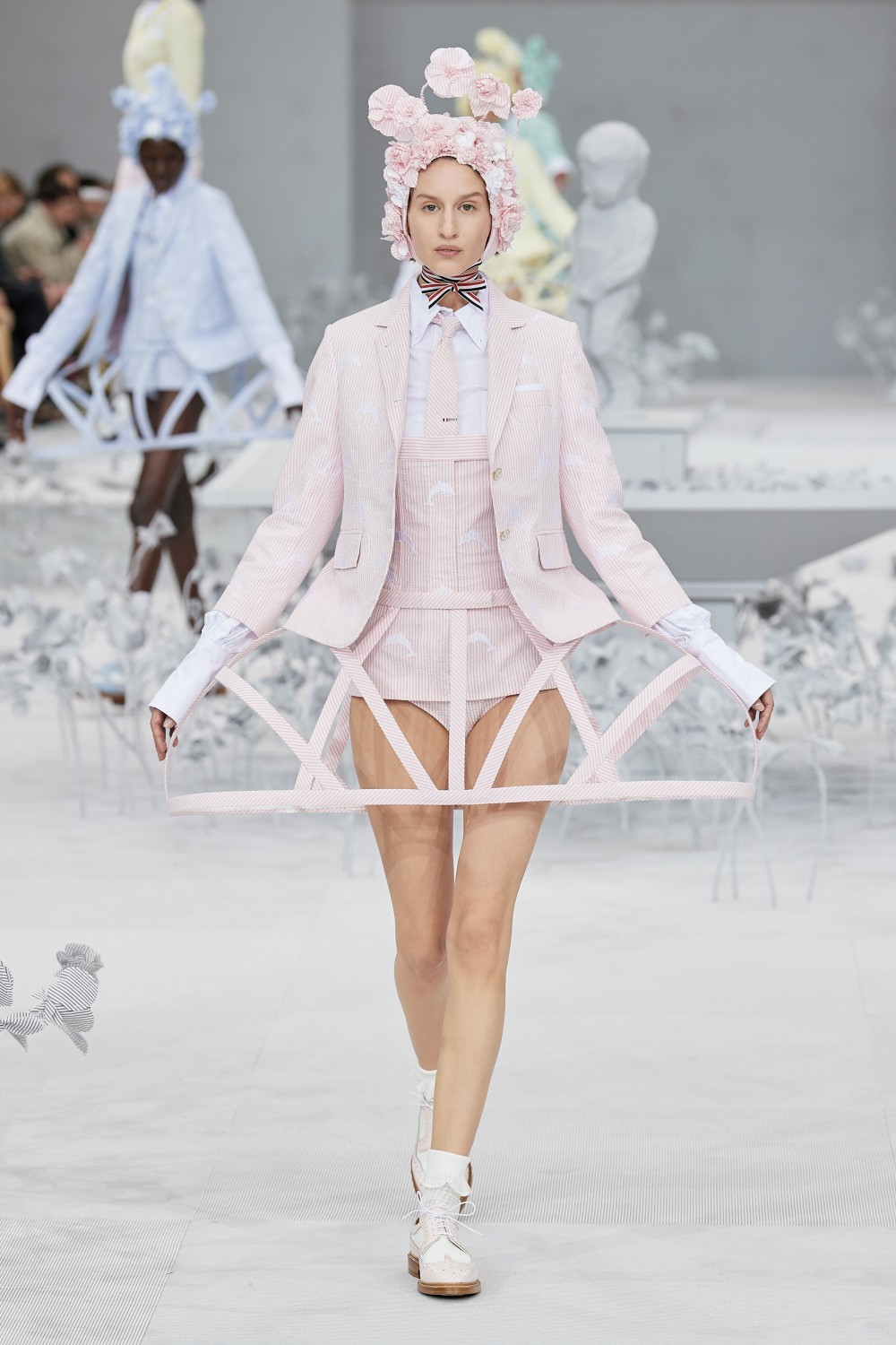 【巴黎時裝週】Thom Browne的怪誕浪漫！巴洛克時代的奢華宮廷風格！