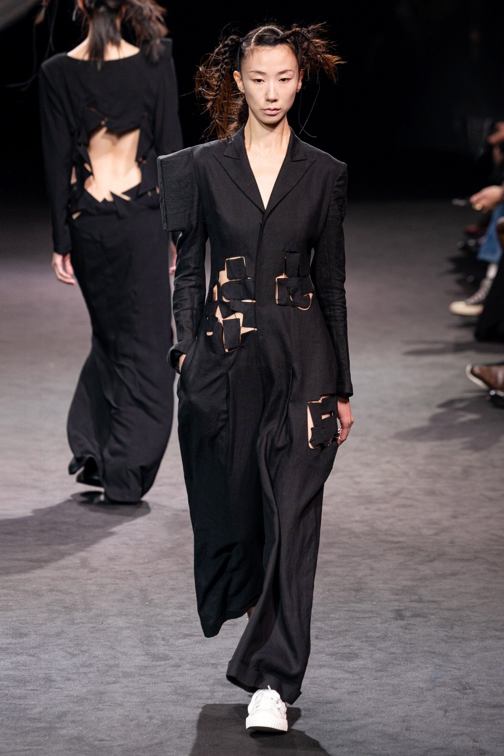 【巴黎時裝週】Yohji Yamamoto的未來！山本耀司的鮮花和絕望之歌！