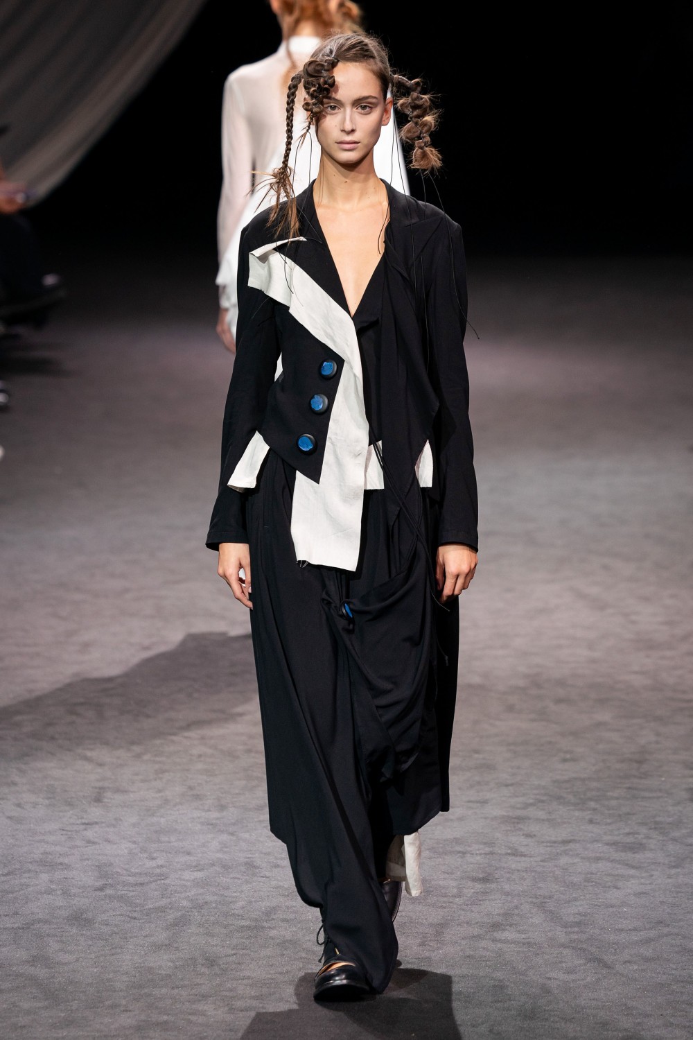 【巴黎時裝週】Yohji Yamamoto的未來！山本耀司的鮮花和絕望之歌！