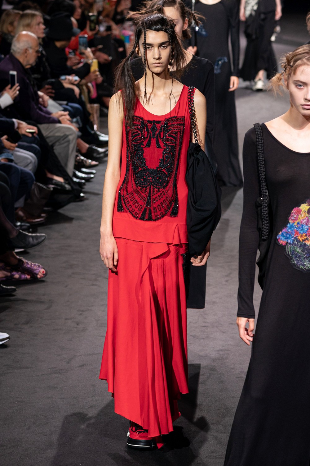 【巴黎時裝週】Yohji Yamamoto的未來！山本耀司的鮮花和絕望之歌！