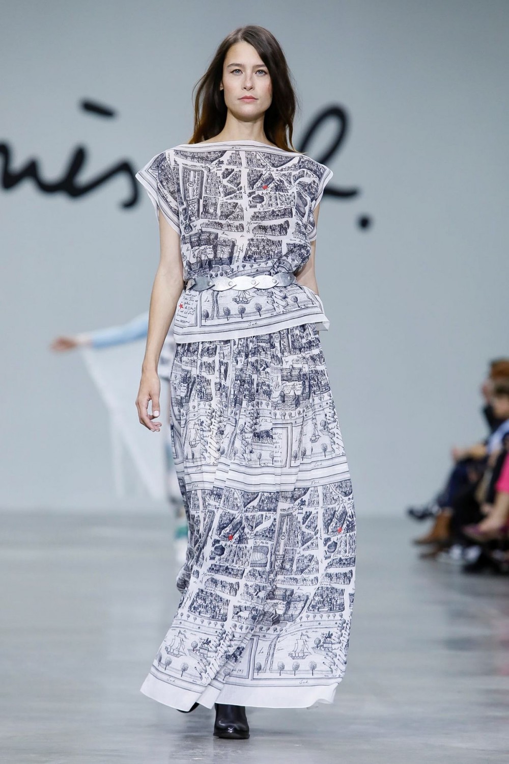 【巴黎時裝週】agnès b.的感官饗宴！Agnès Troublé完美融合時尚和藝術的浪漫系列！