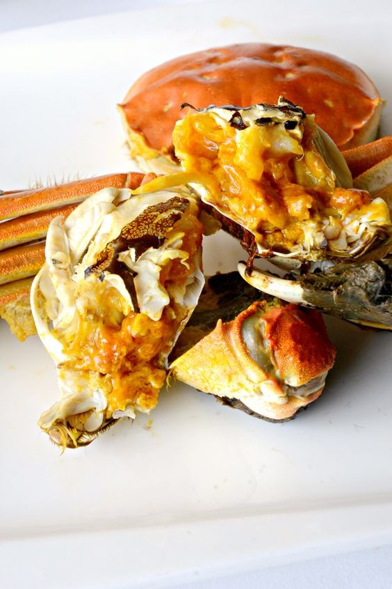 大閘蟹屬性偏寒，而紫蘇葉則性味辛溫,有助平衡兼解蟹毒