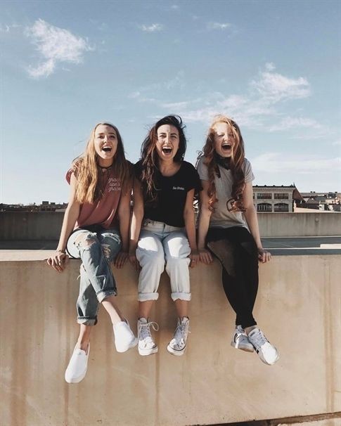 即使是朋友,同樣需要有一致的步伐,互通的思想;如你已否定對方,就算旁人不理解,只有你有說服自己的充分理由,這就會是最佳的決定