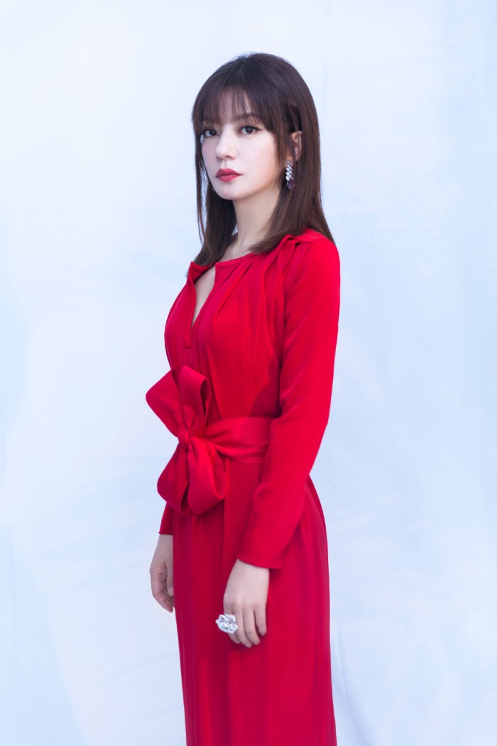 爭妍鬥麗的紅地毯戰場！哪位女明星能夠艷壓整個中國電影金雞獎？