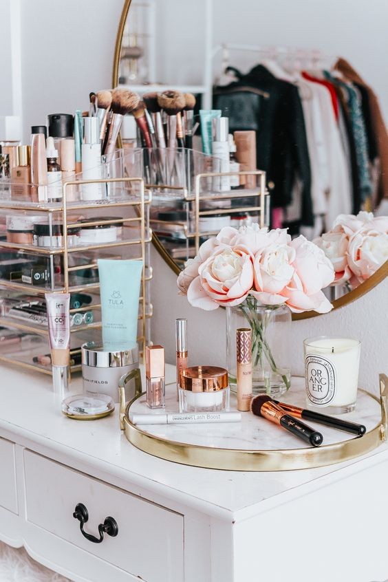 一年只得這一次！聖誕節獨有美妝箱套裝 收納化妝護膚品讓化妝枱更有氣質