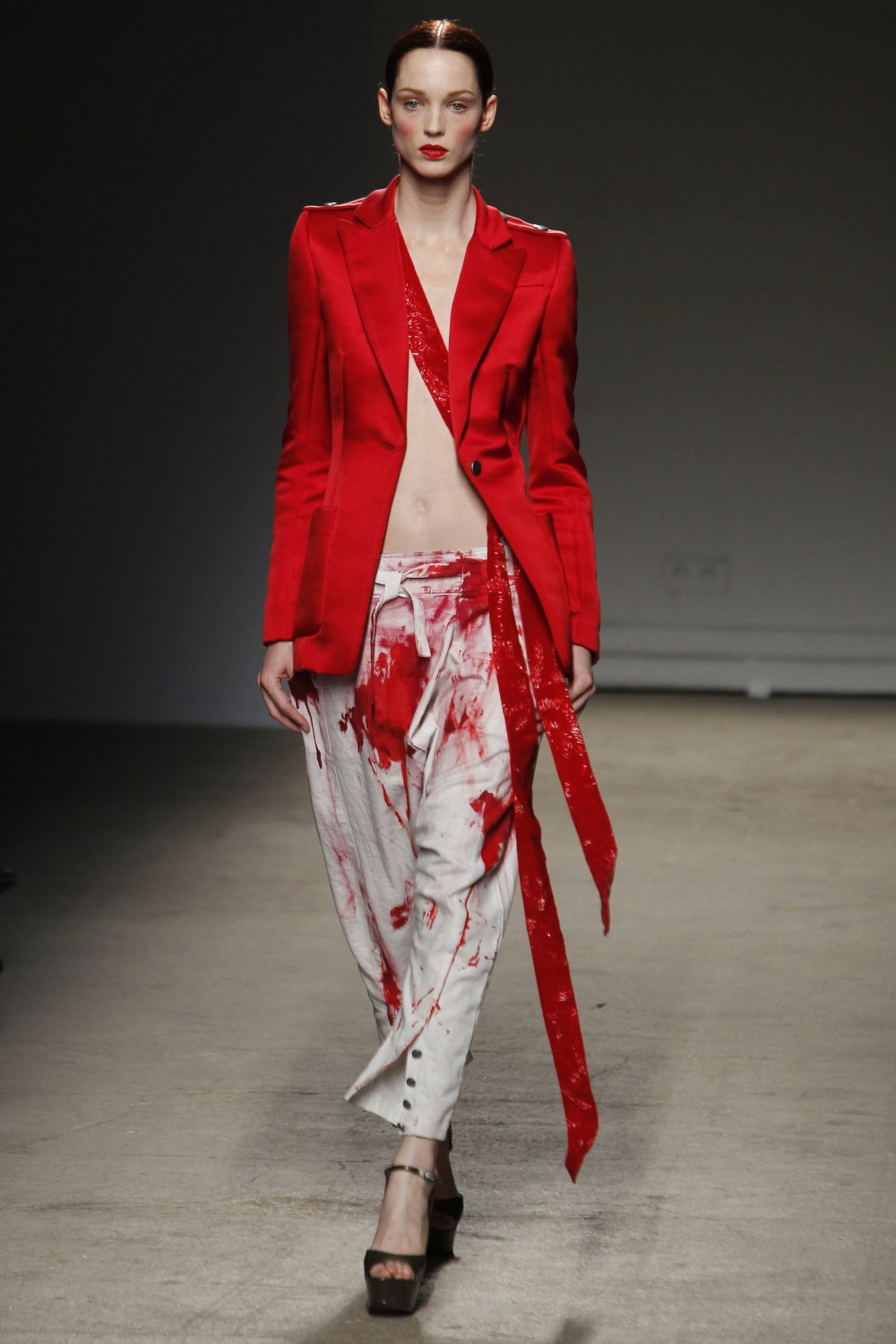 Balenciaga前創意總監驟然離世！為何如此落寂沒有引起大眾的關注？