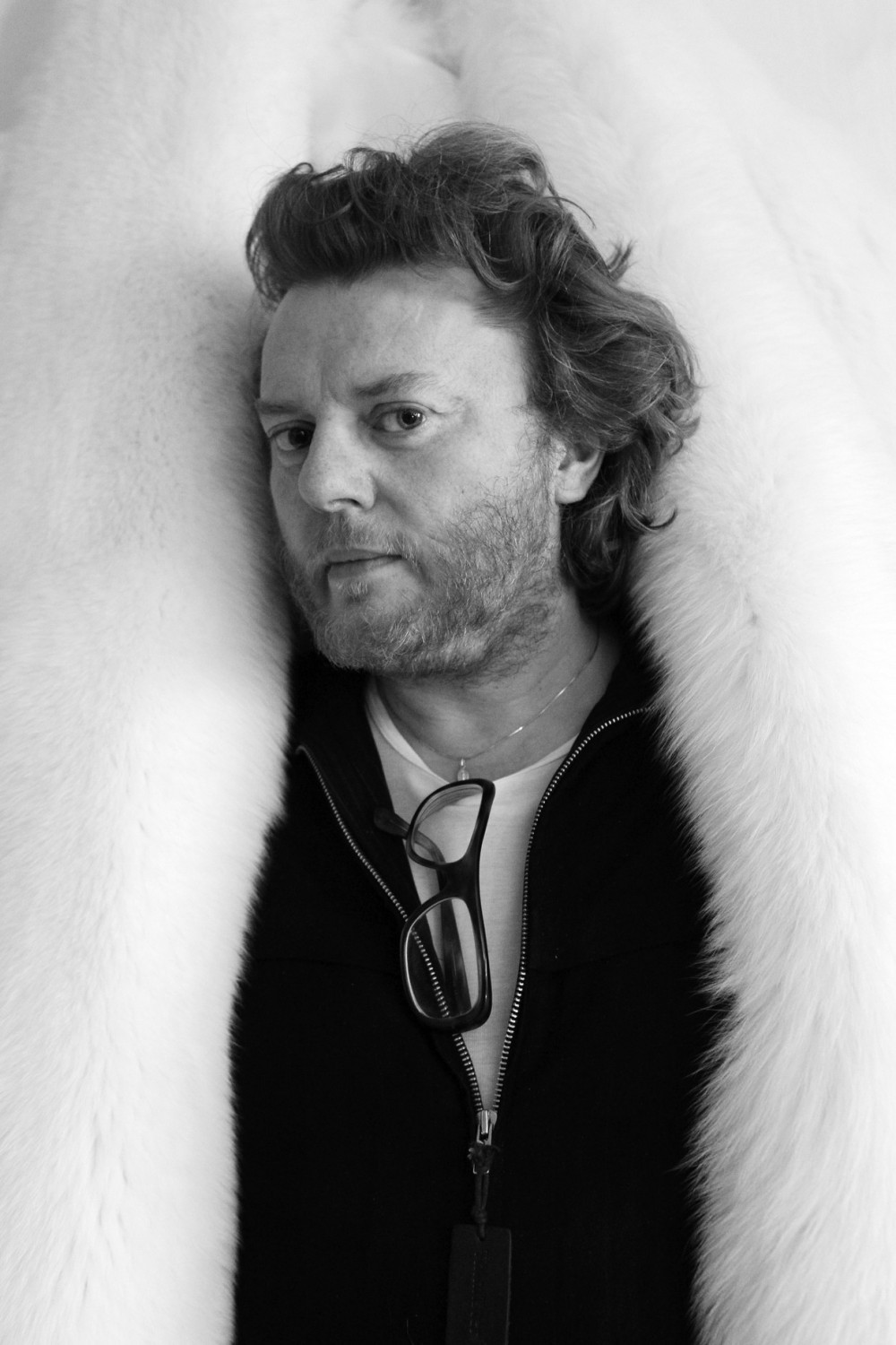 Balenciaga前創意總監驟然離世！為何如此落寂沒有引起大眾的關注？