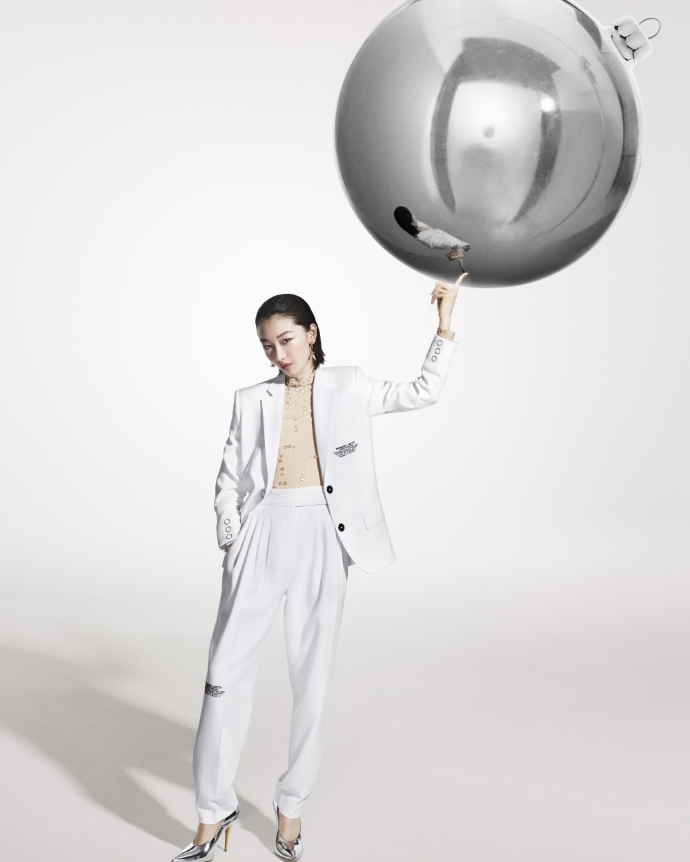 Riccardo Tisci首個聖誕形象廣告!「What Is Love」歌頌友愛的美好!