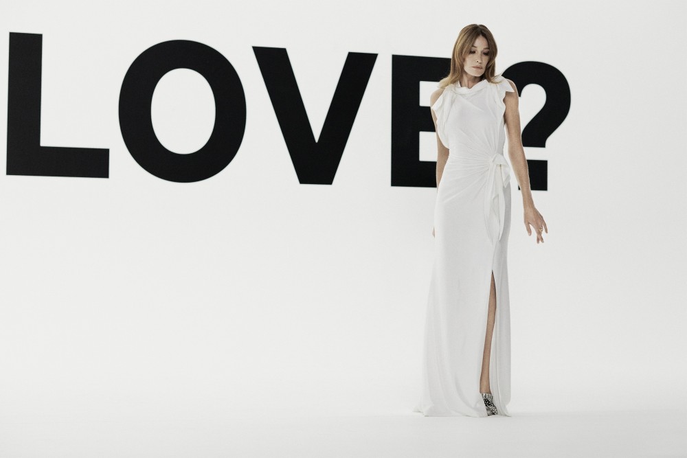 Riccardo Tisci首個聖誕形象廣告!「What Is Love」歌頌友愛的美好!