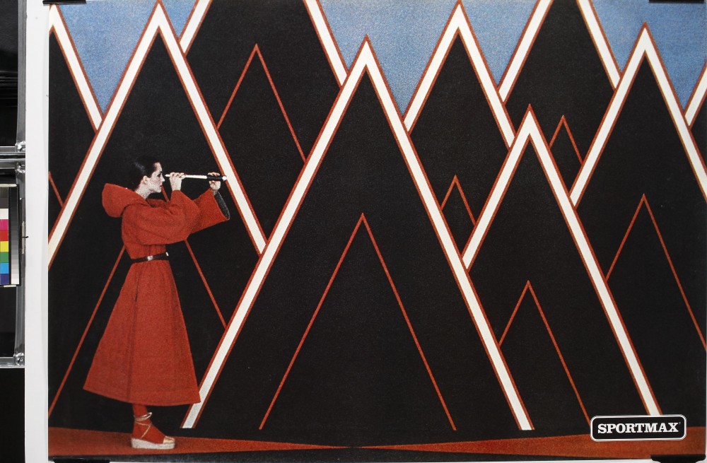 五十年的輝煌歷史！《SPORTMAX》訴說品牌如何鑄就永恆經典的時尚魅力！
