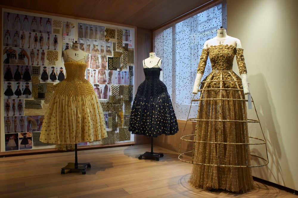 Alexander McQueen的驚世駭俗！「玫瑰」如何成就他的傳奇人生？