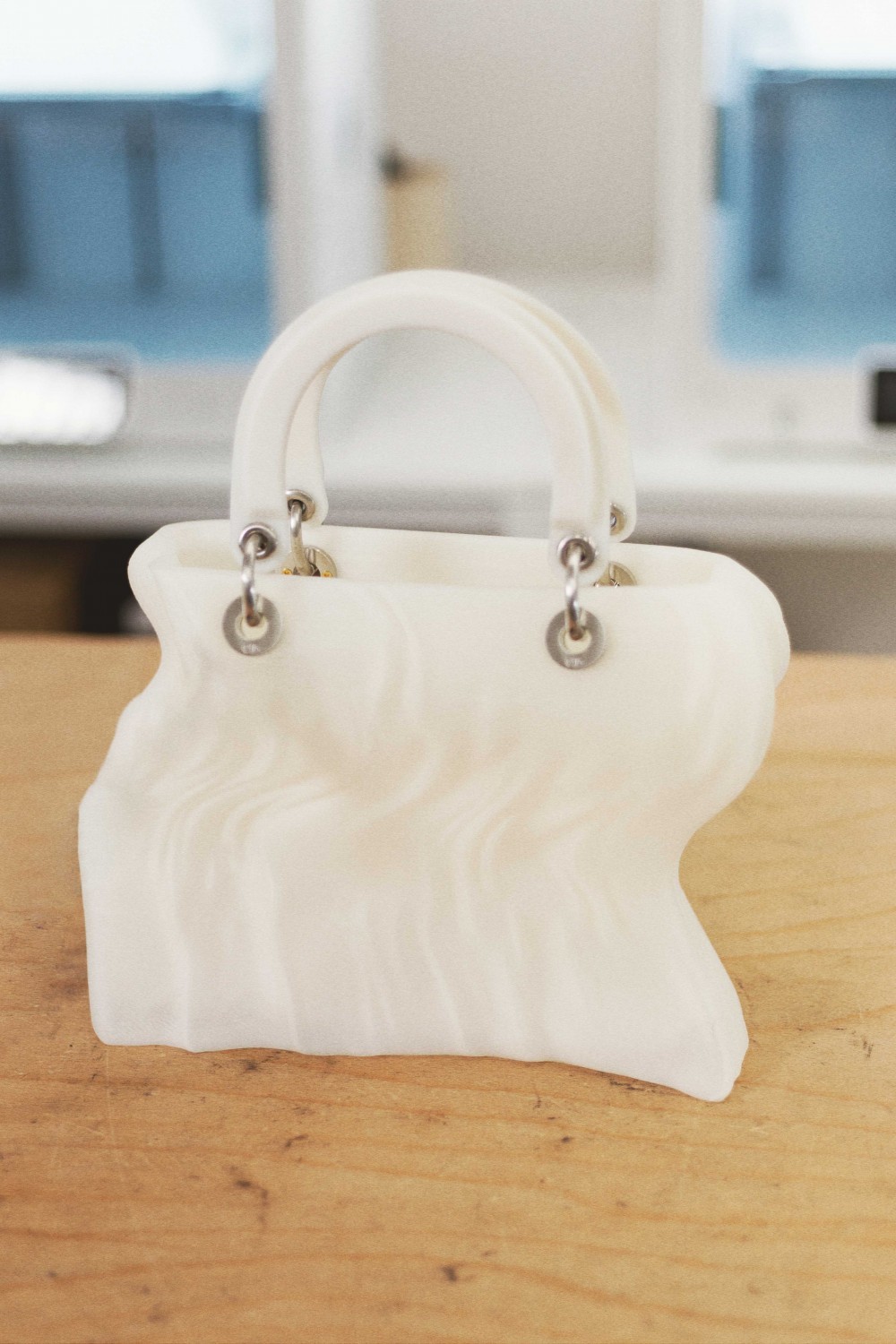 Lady Dior系列的藝術色彩！「Dior Lady Art」藝術計劃展現永恆的時尚魅力！