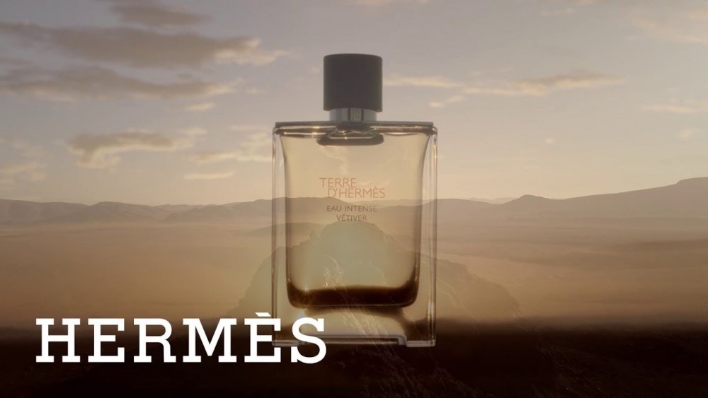 Prada正式進軍彩妝市場？「Lipstick Effect」如何對抗蕭條的經濟？