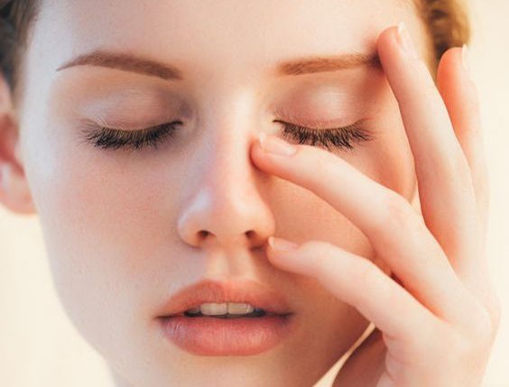 【不脫色唇妝】化妝師推薦的上色小技巧 讓唇妝更貼唇色更持久