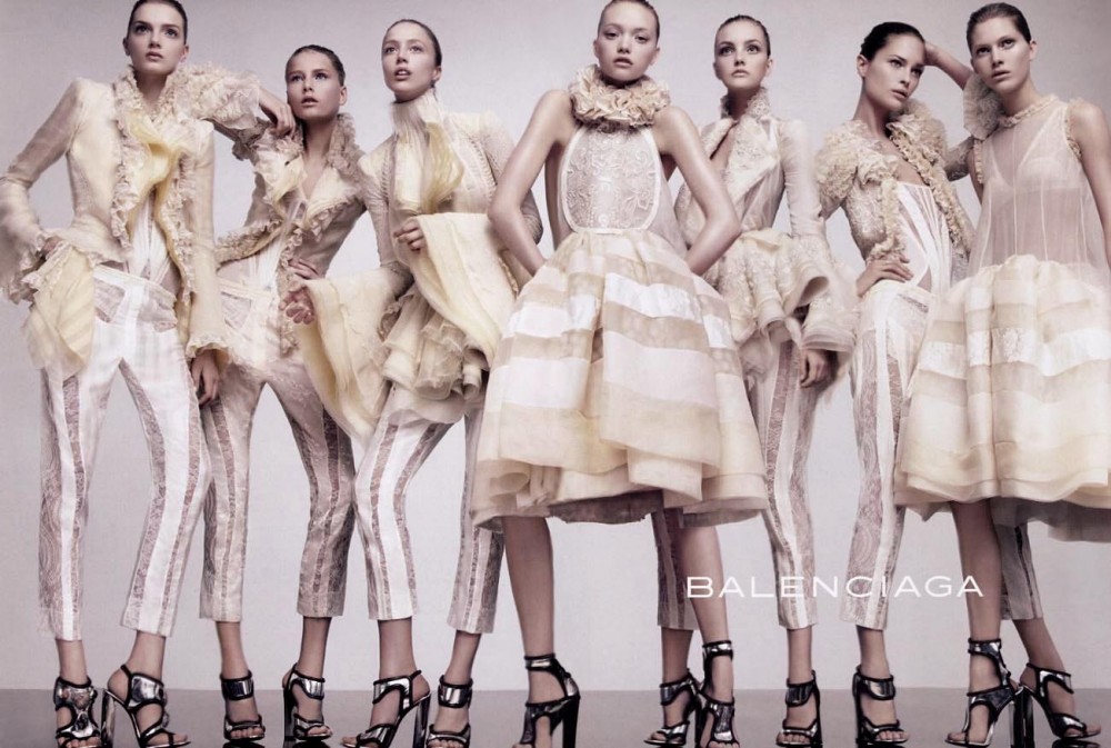 Balenciaga重新回歸高級訂製系列的時尚舞台!Demna Gvasalia能否勝任這個角色?