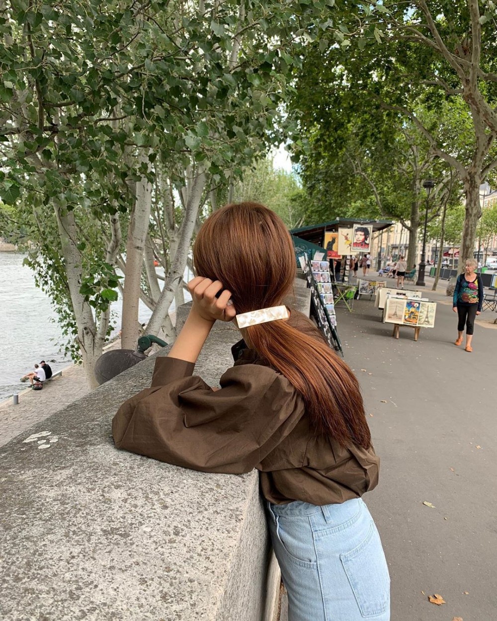 pouvoir.b's Instagram