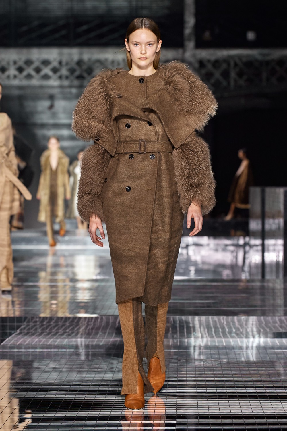 【倫敦時裝週】Burberry的復古懷舊!Riccardo Tisci回憶最初的職業生涯!