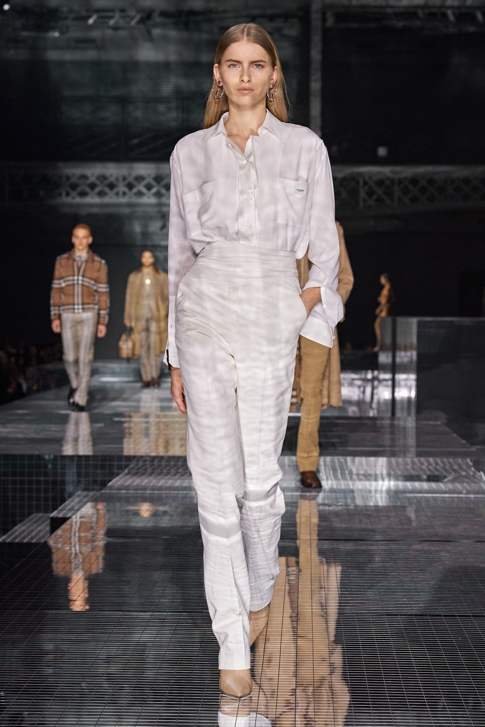 【倫敦時裝週】Burberry的復古懷舊!Riccardo Tisci回憶最初的職業生涯!
