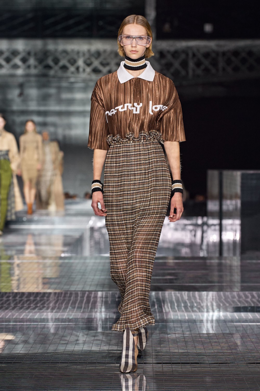 【倫敦時裝週】Burberry的復古懷舊!Riccardo Tisci回憶最初的職業生涯!