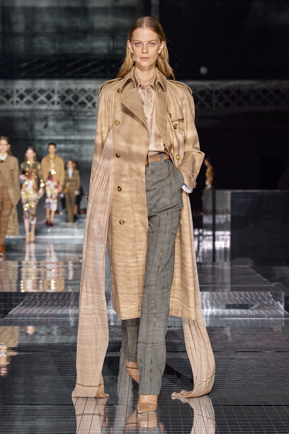 【倫敦時裝週】Burberry的復古懷舊!Riccardo Tisci回憶最初的職業生涯!