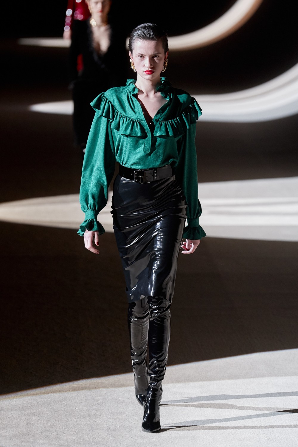 【巴黎時裝週】Saint Laurent的戀物情結！Anthony Vaccarello展現女性危險誘人的時尚魅力！