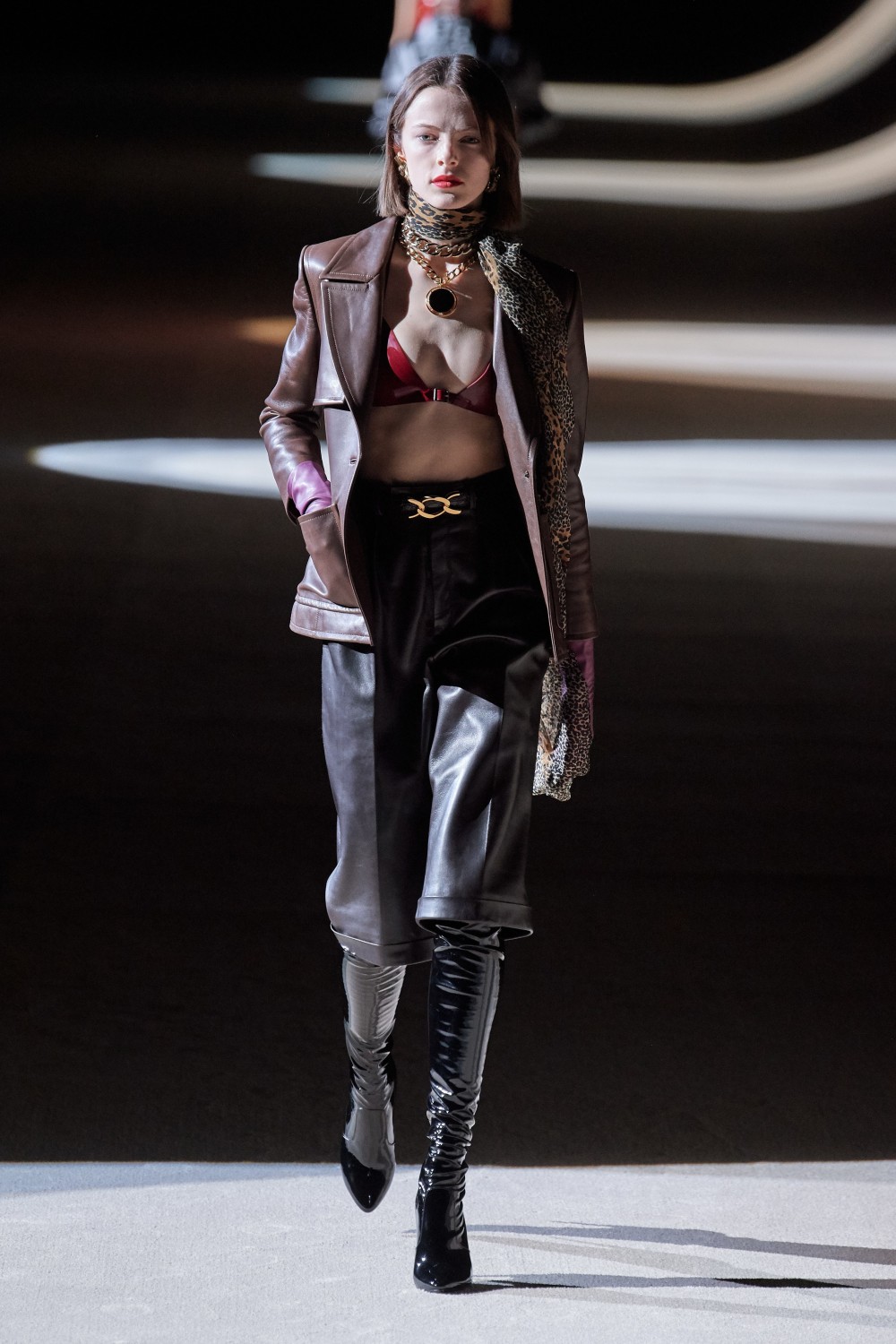 【巴黎時裝週】Saint Laurent的戀物情結！Anthony Vaccarello展現女性危險誘人的時尚魅力！