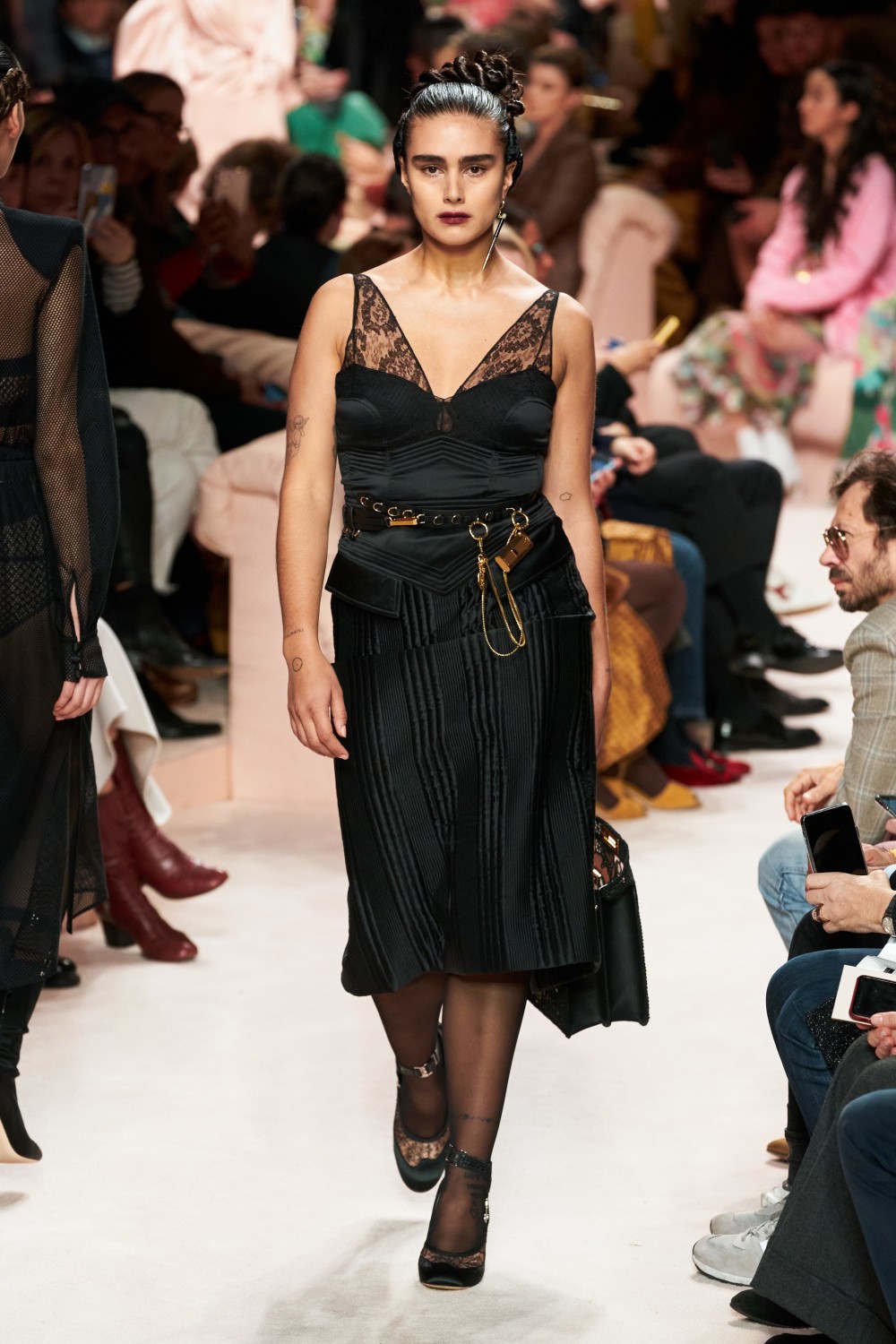 【米蘭時裝週】FENDI正式進入嶄新的時代!大碼模特兒如何展現性感的曲線?