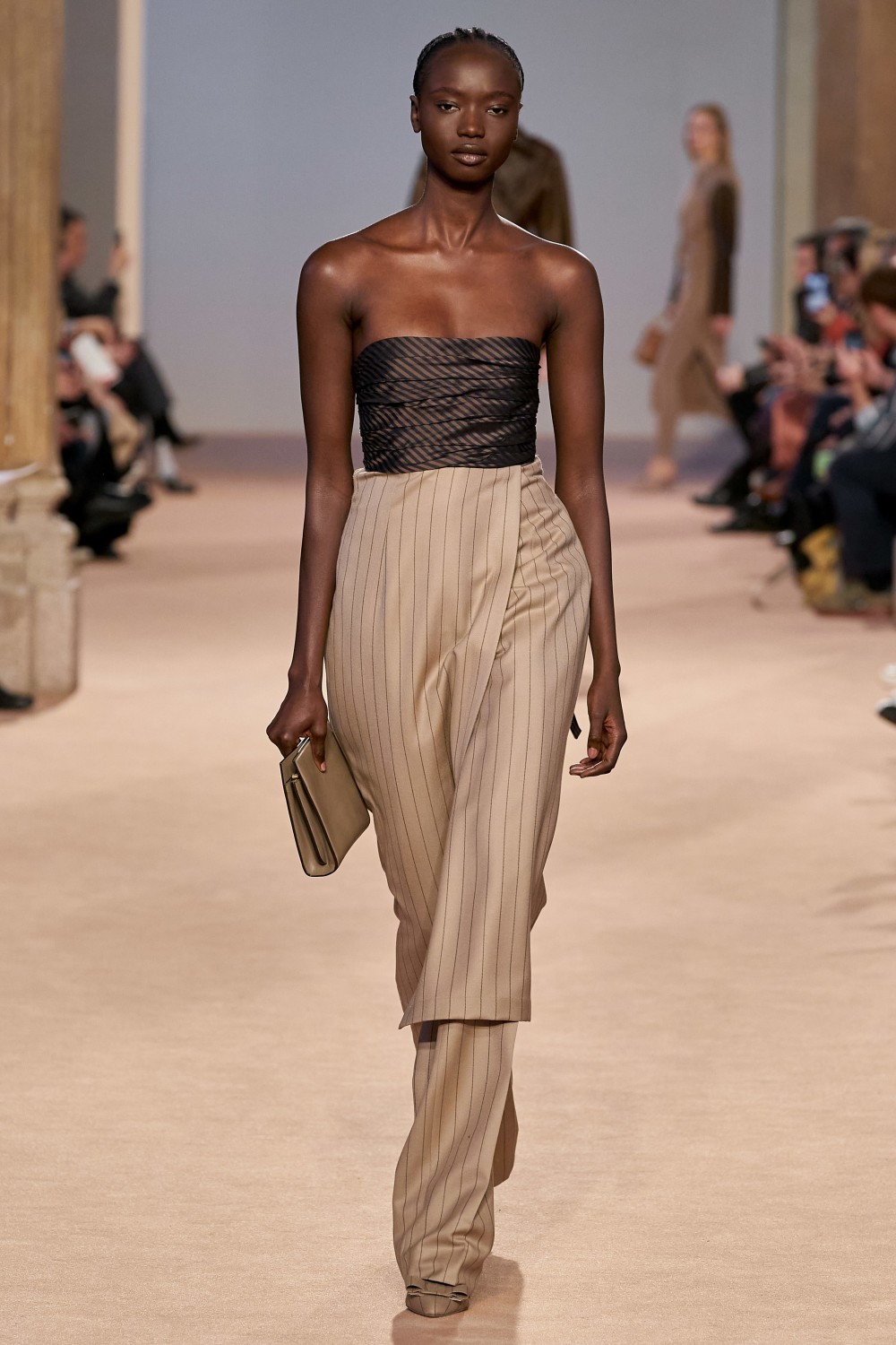 【米蘭時裝週】Salvatore Ferragamo的女性丰采!Paul Andrew探索當代傳奇女性!