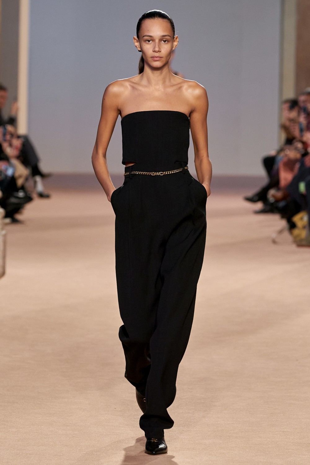 【米蘭時裝週】Salvatore Ferragamo的女性丰采!Paul Andrew探索當代傳奇女性!