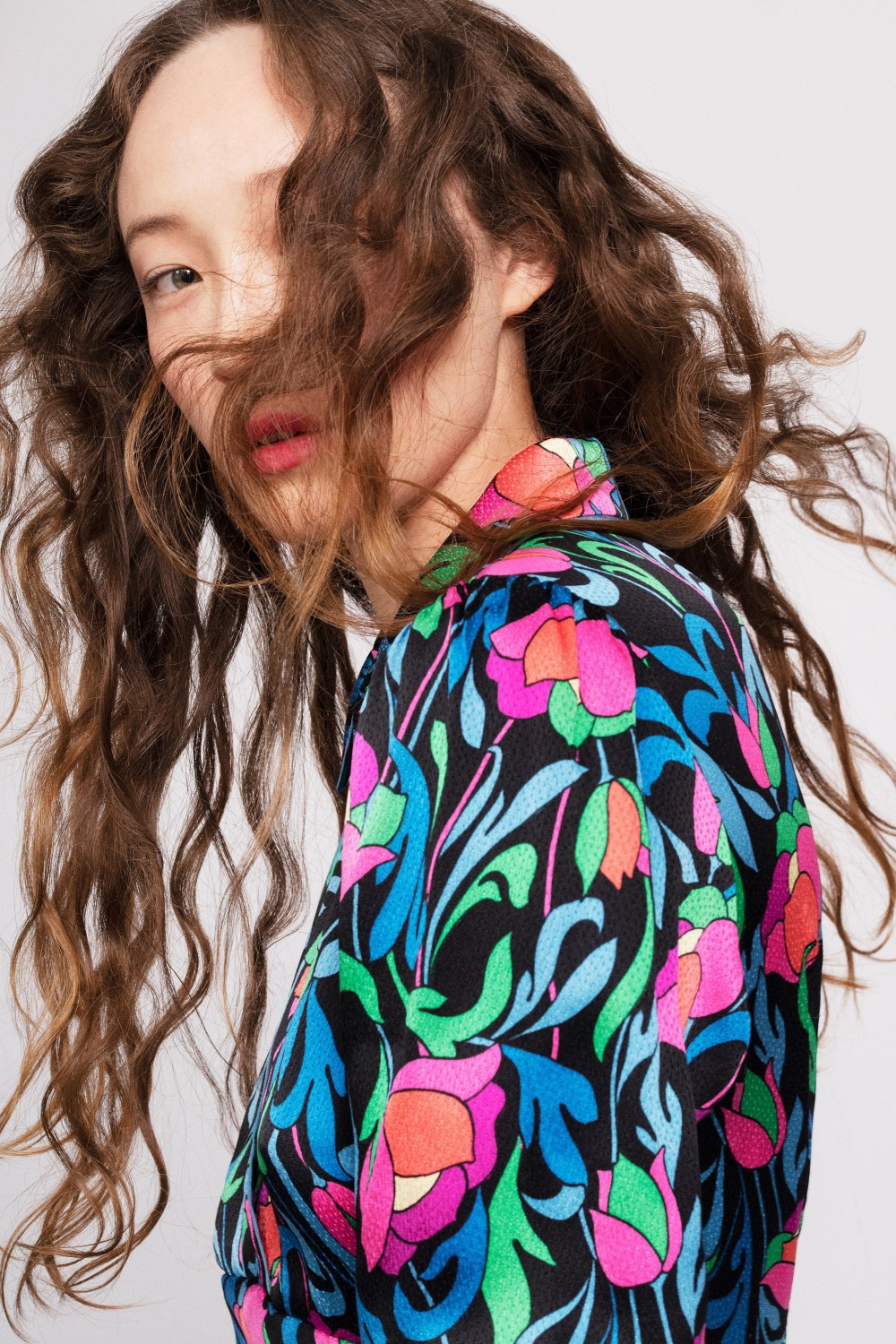 【紐約時裝週】kate spade new york的魔法森林！Nicola Glass帶領各位時尚女仕直擊時裝秀的後台！