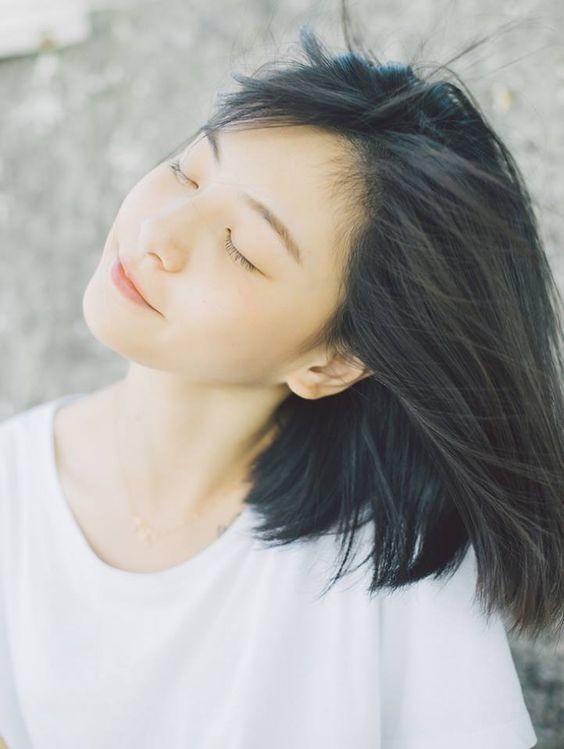 【緊膚去皺】與年齡無關!3個不經意動作令你提早出現抬頭紋