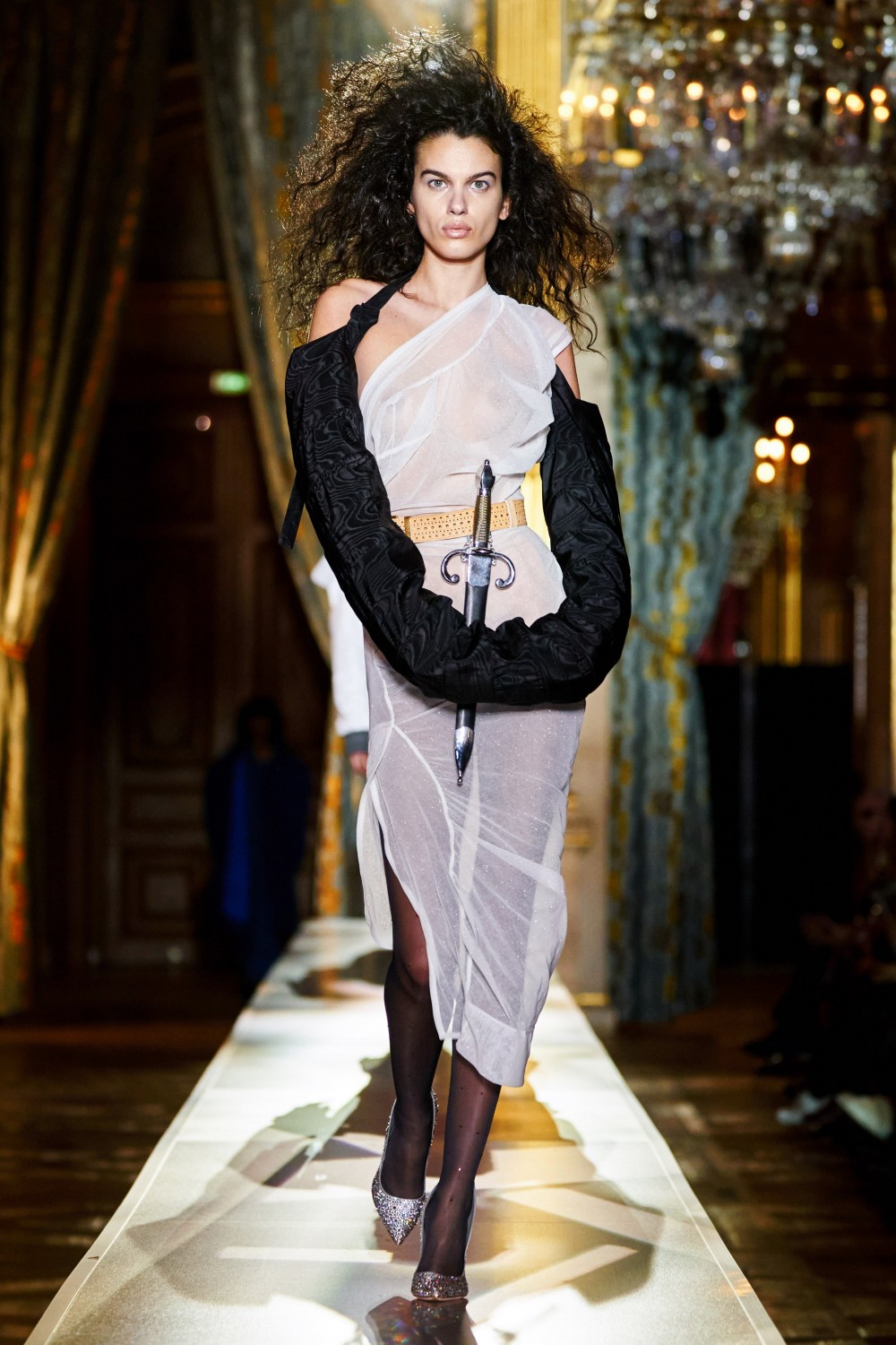 【巴黎時裝週】Andreas Kronthaler For Vivienne Westwood正向能量！華麗的浪漫搖滾魅力！