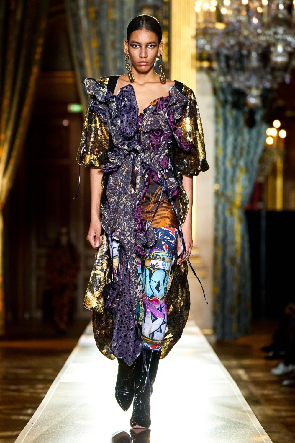 【巴黎時裝週】Andreas Kronthaler For Vivienne Westwood正向能量！華麗的浪漫搖滾魅力！