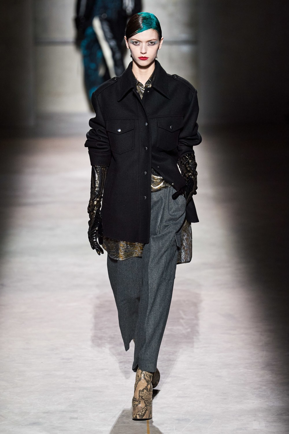 【巴黎時裝週】Dries Van Noten的致命誘惑！「Party Girl」迷離浪漫的時尚魅力！