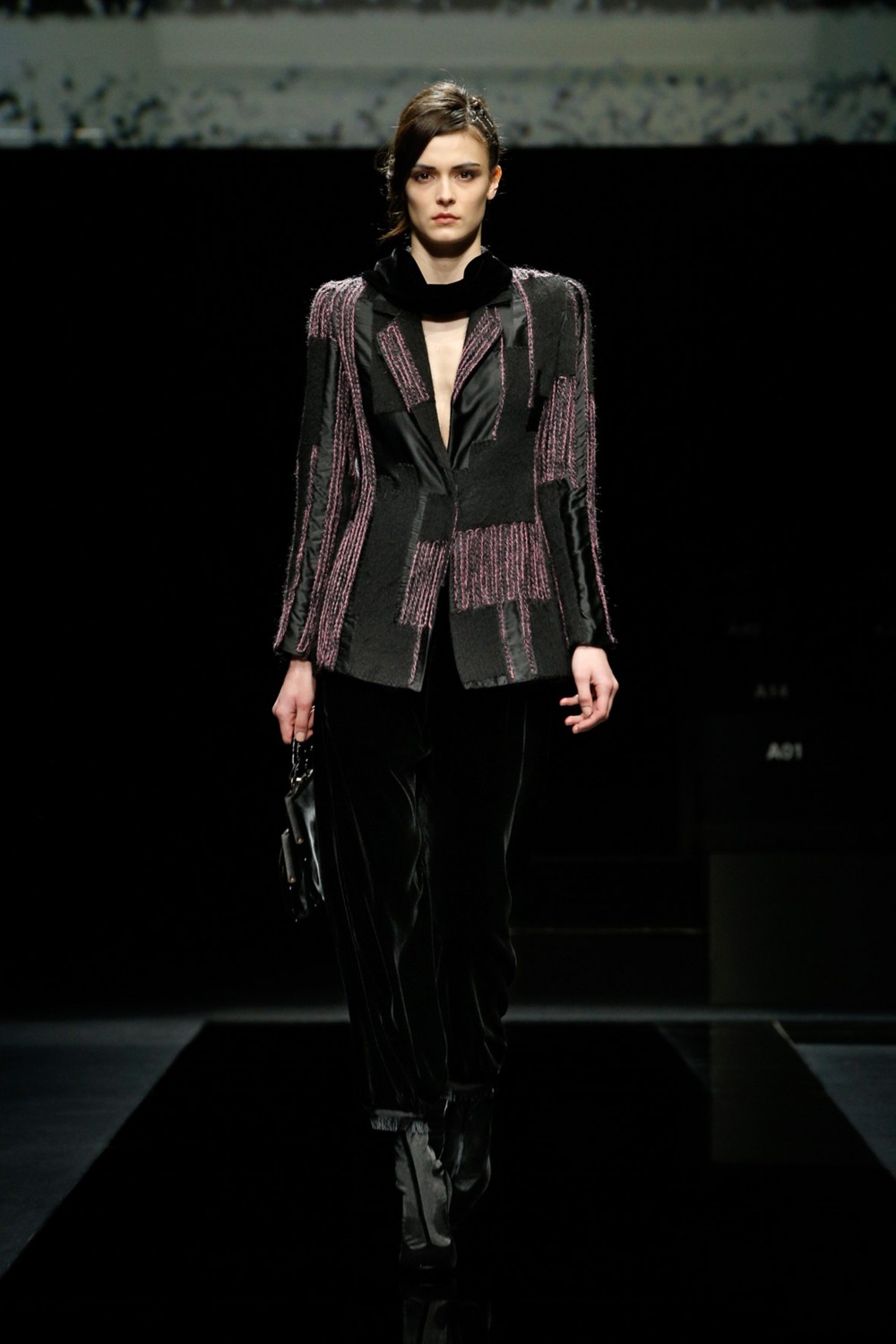 【米蘭時裝週】Giorgio Armani的女性宣言！敲響天鵝絨的時尚音符！