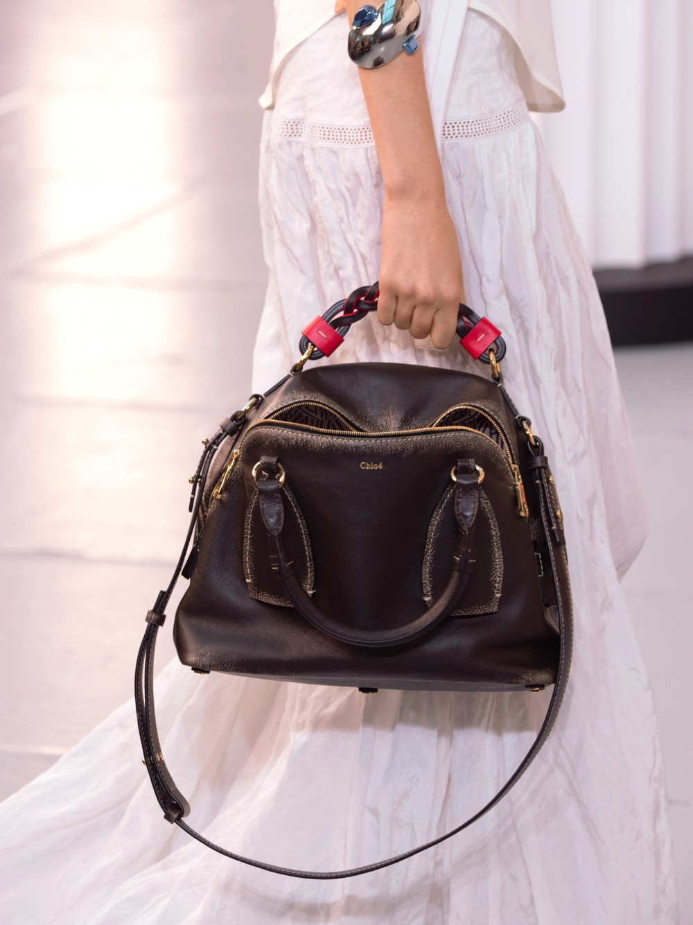 隨意率性的浪漫時尚！絕對不可錯過「IT Bag製造機」的最新Chloé手袋系列？