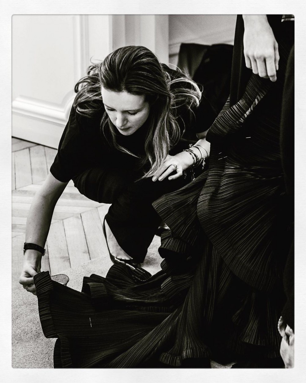 時尚界再次傳來震撼消息！親自操刀Meghan Markle婚紗的創意總監確認離開Givenchy！