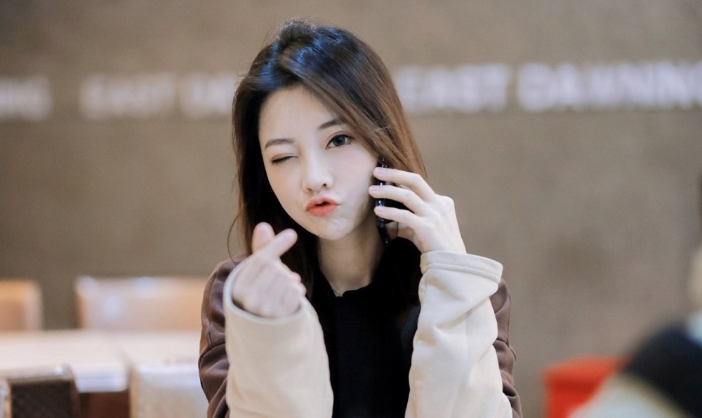 真實版《夫妻的世界》？張大奕如何淬煉成為「內地第一網紅」？