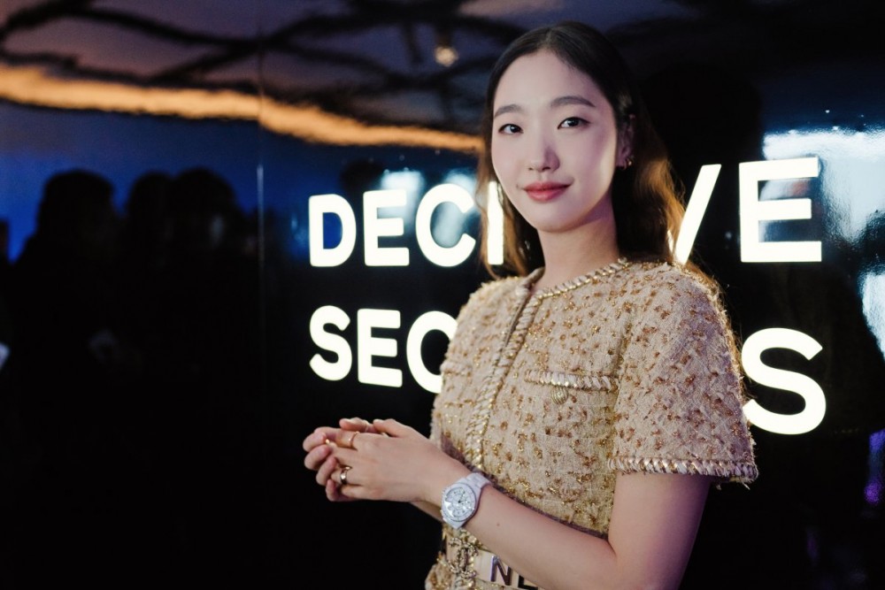 真正的「人間香奈兒」?金高銀如何完美演繹CHANEL的服裝?