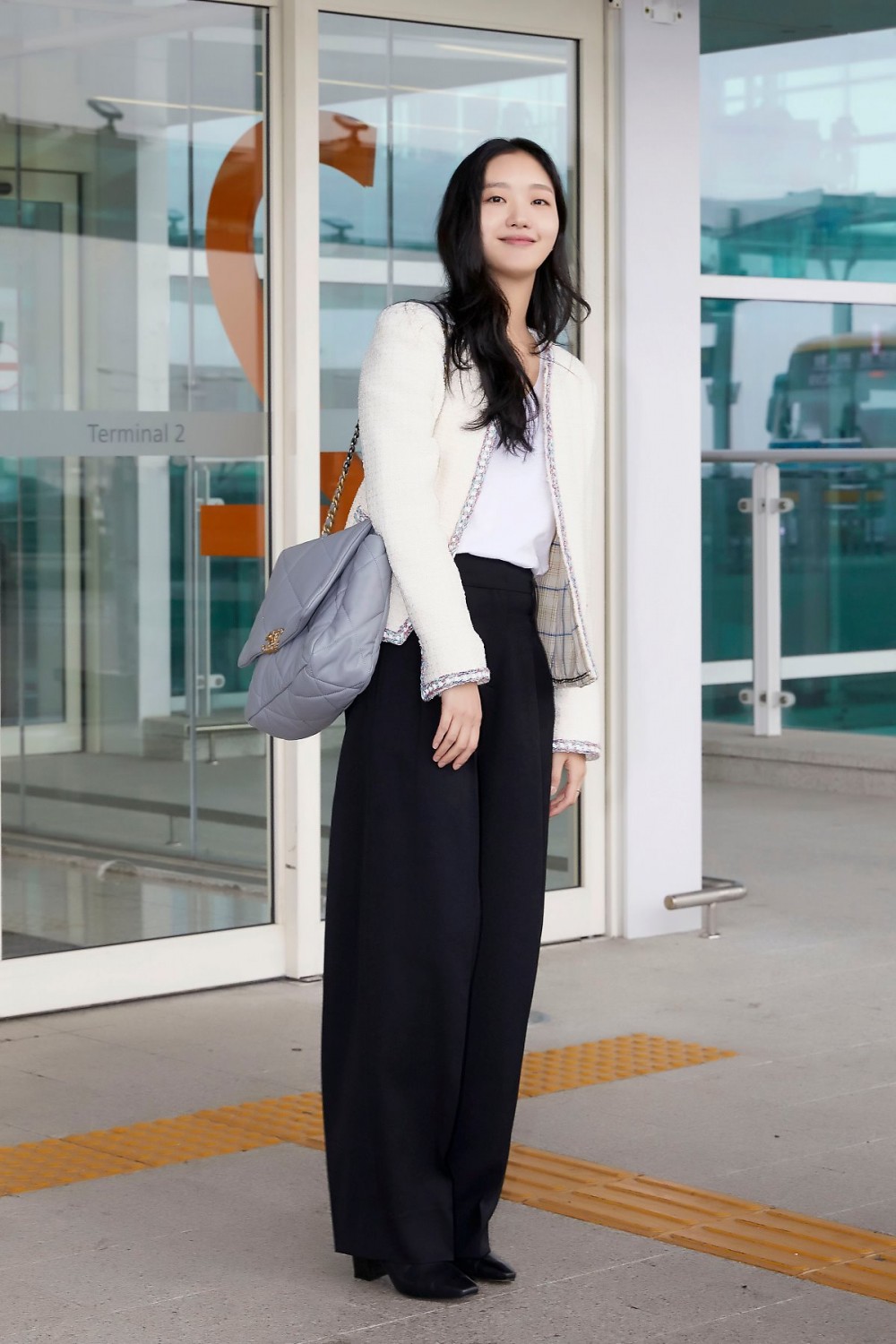 真正的「人間香奈兒」?金高銀如何完美演繹CHANEL的服裝?