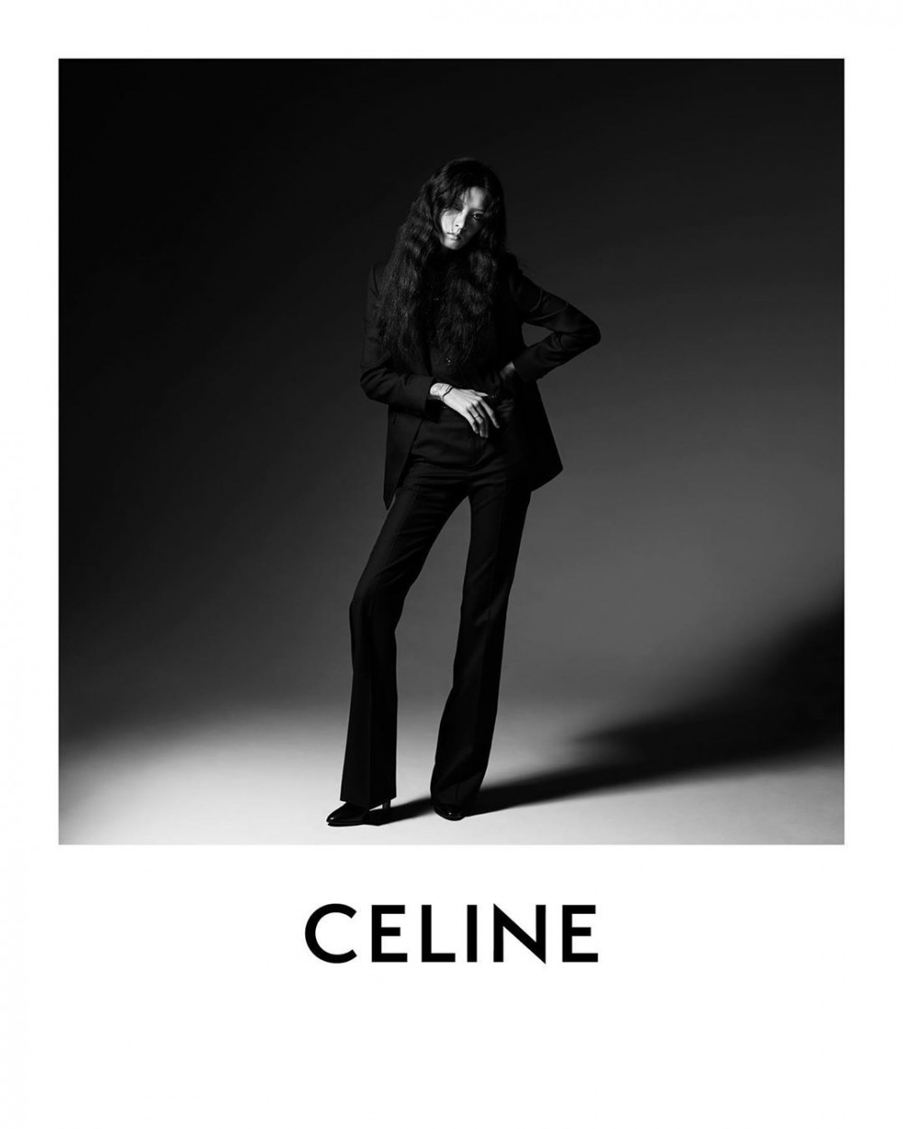 BLACKPINK和孫藝珍最愛的時尚品牌?為何全球明星總會穿上CELINE的西裝外套?