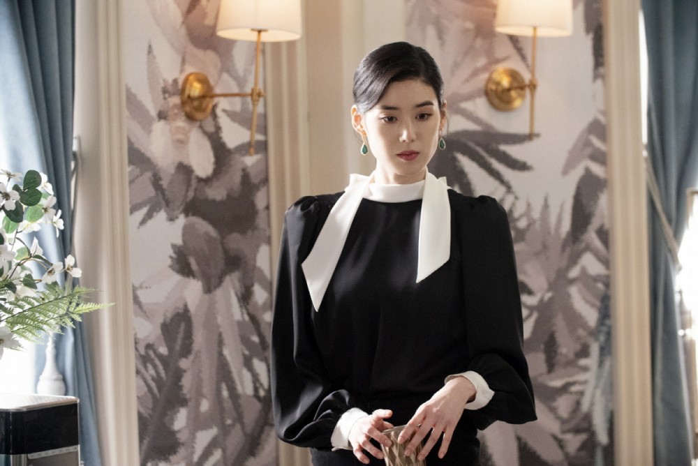 《The King:永遠的君主》百萬珠寶盡顯霸氣!鄭恩彩的年輕女性總理造型!