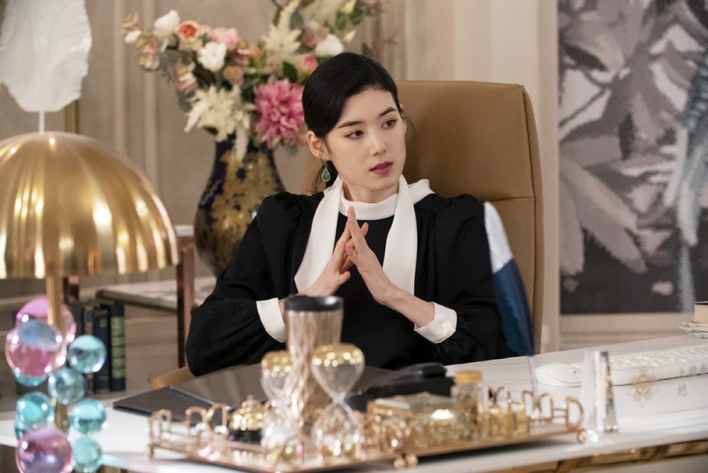 《The King:永遠的君主》百萬珠寶盡顯霸氣!鄭恩彩的年輕女性總理造型!