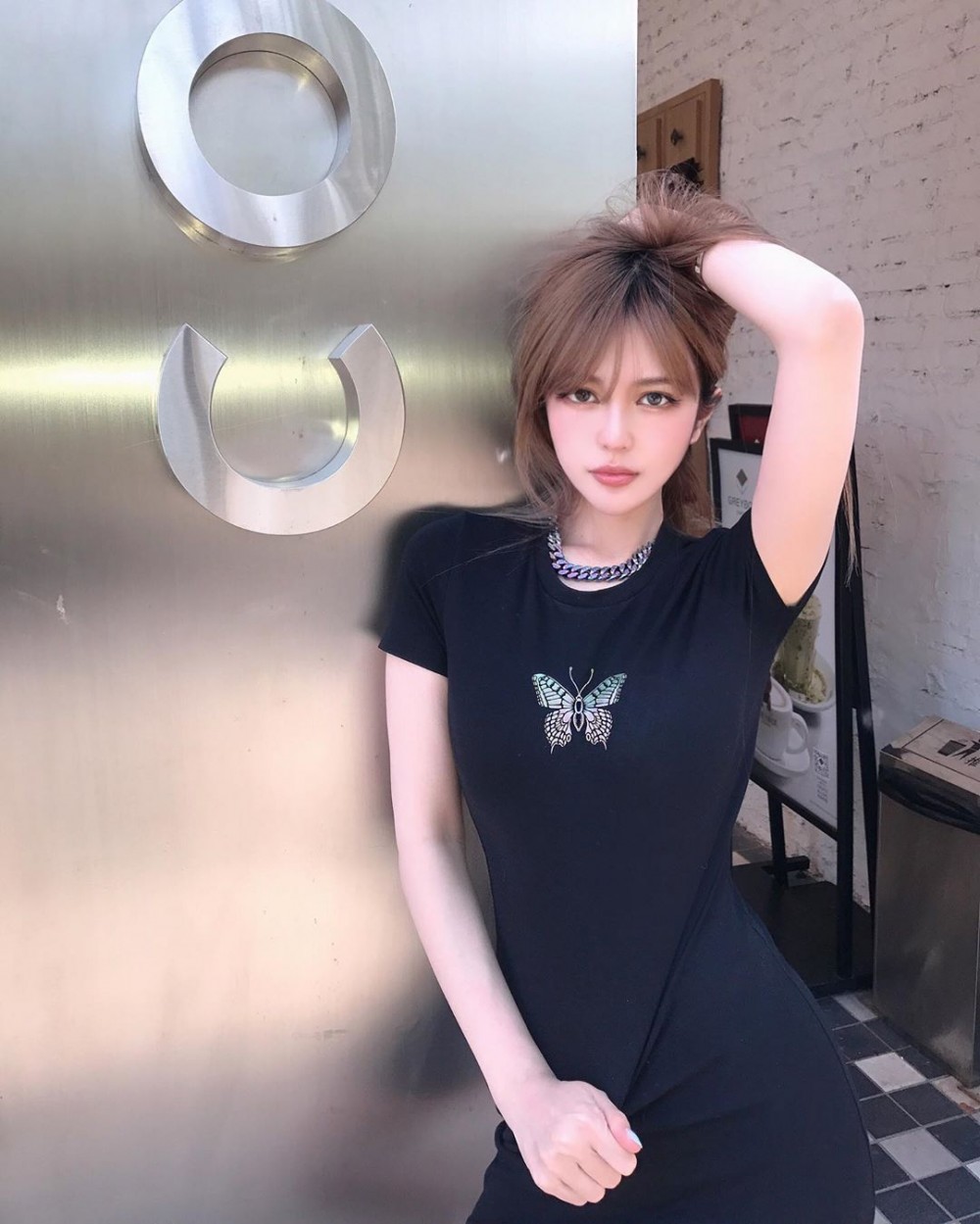 周揚青的「蝴蝶復仇記」?她是如何創下千萬台幣銷售紀錄?