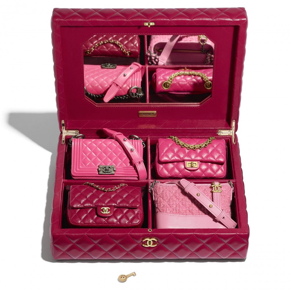 盛載4個迷你版經典香奈兒手袋的禮盒006