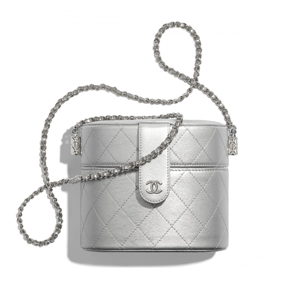 Chanel clutch with chain HKD14,400