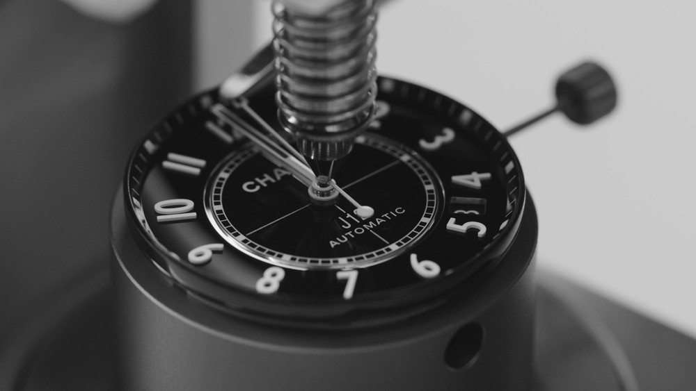 女士必買表款,為何CHANEL J12一定榜上有名?關於J12的5件事