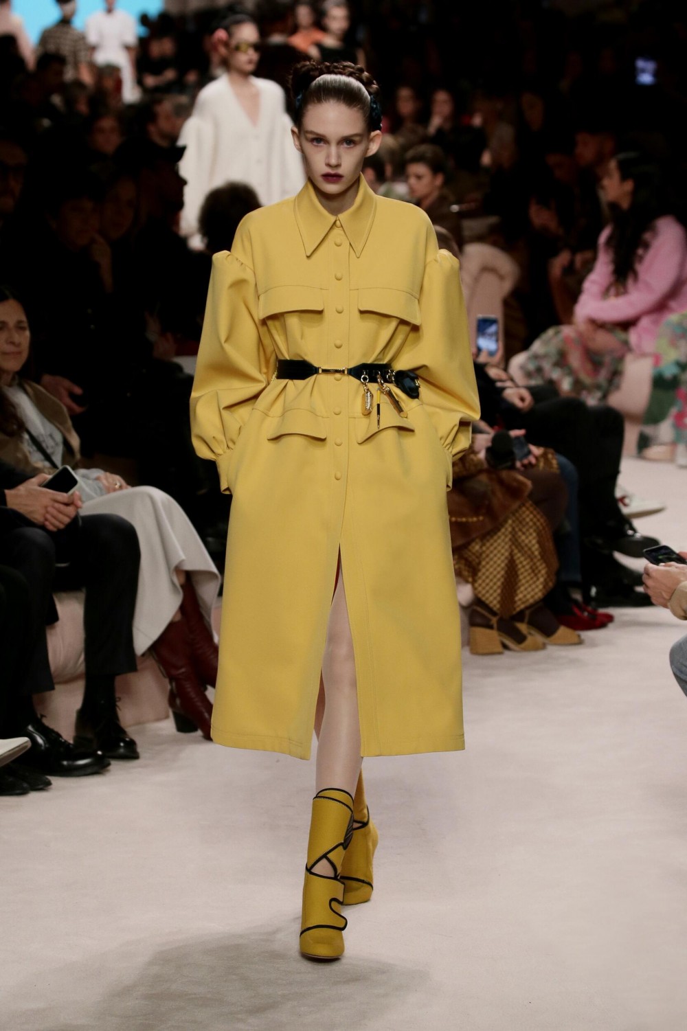 【秋冬流行元素】宮廷感泡泡袖繼續流行 變奏款式的穿搭技巧006