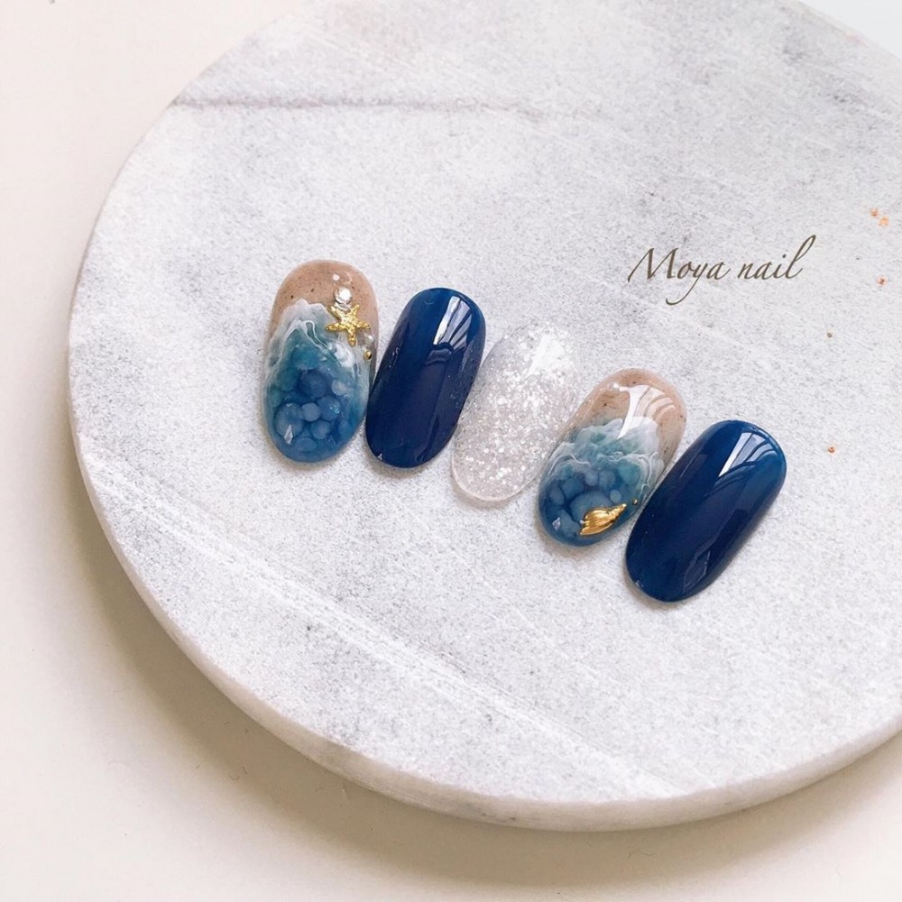 Instagram @moya_nail